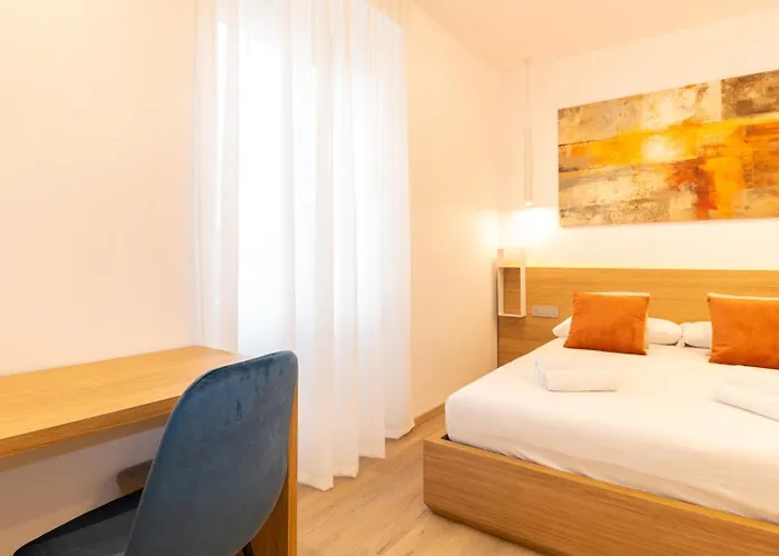 Guest house Galleria Roma Art 4*