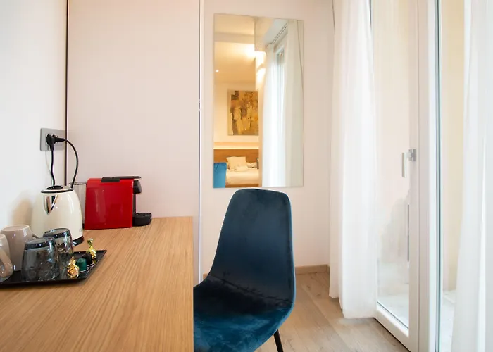 Guest house Galleria Roma Art 4*